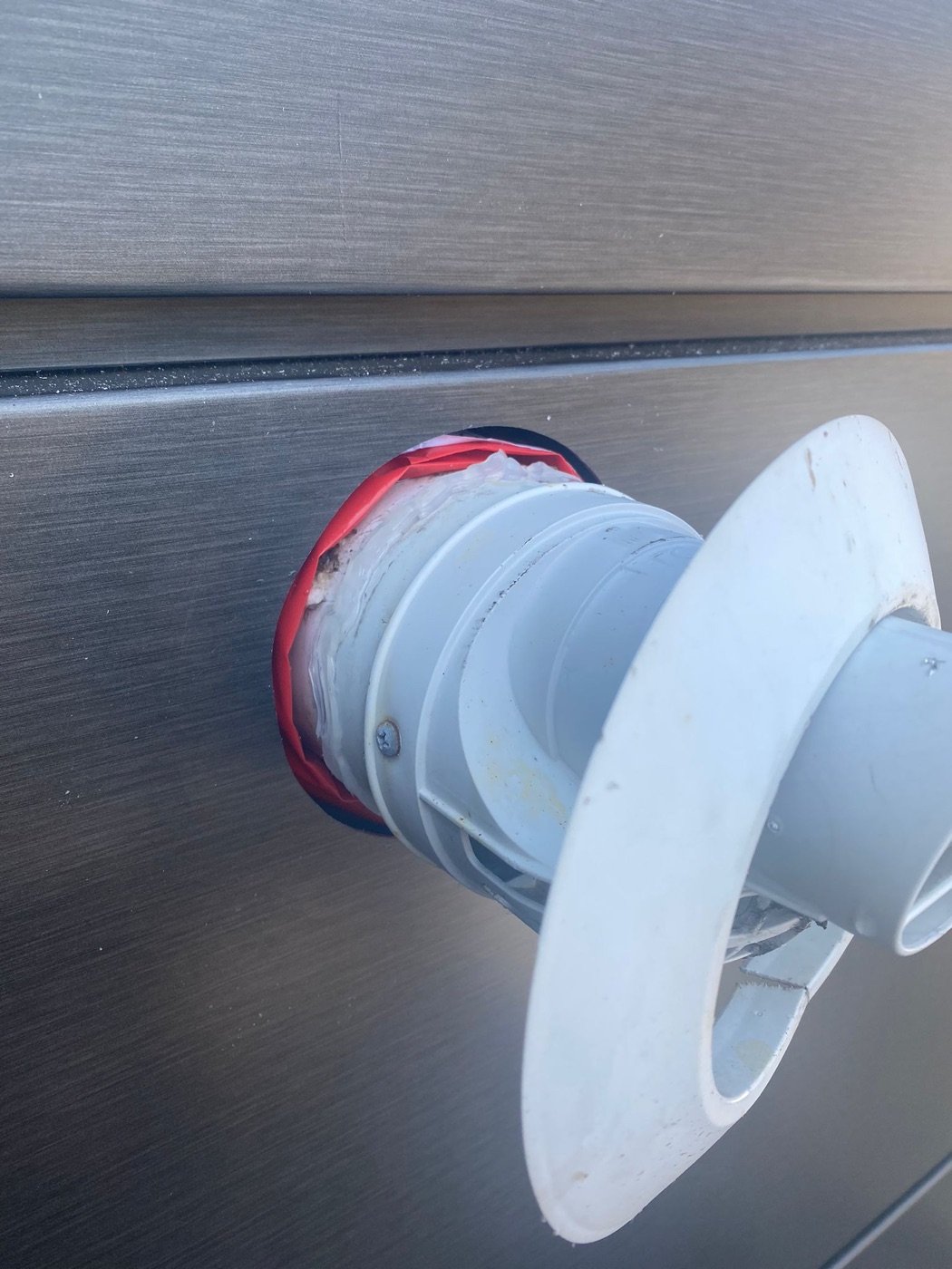 Intumescent fire-stopping detail